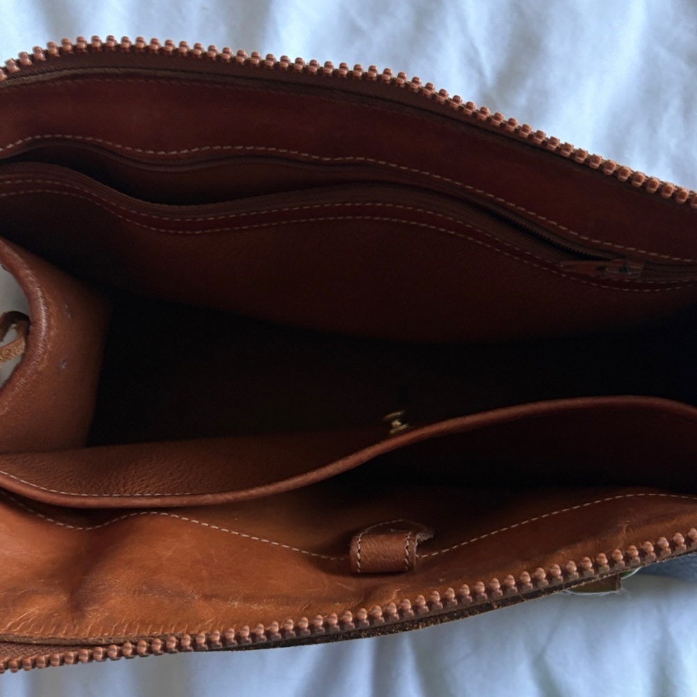 Vintage, classic Dooney & Bourke Black and Brown Leather Hand bag - Picture 4 of 6